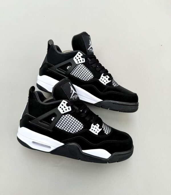 Air Jordan 4 Retro